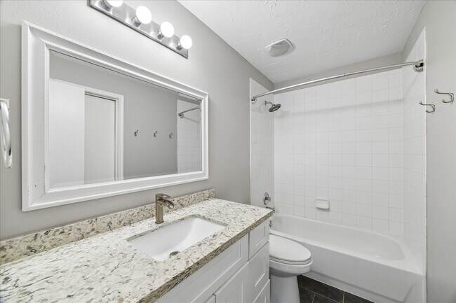 Foto del edificio - 21211 Grand Linden Ct