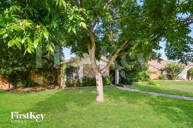 Foto del edificio - 3004 Charter Oak Dr