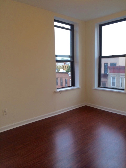 Primary Photo - 382 Douglass St