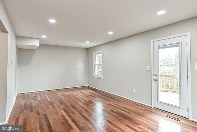 Foto del edificio - 5572 Kendrick Ln