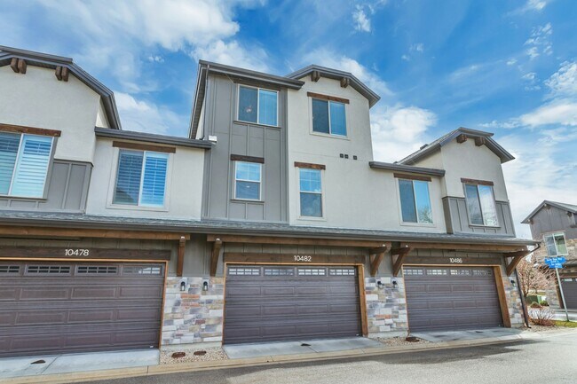 Photo - 10482 S Beetdigger Blvd Townhome