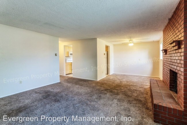 Building Photo - 917-917 Camelot Ct