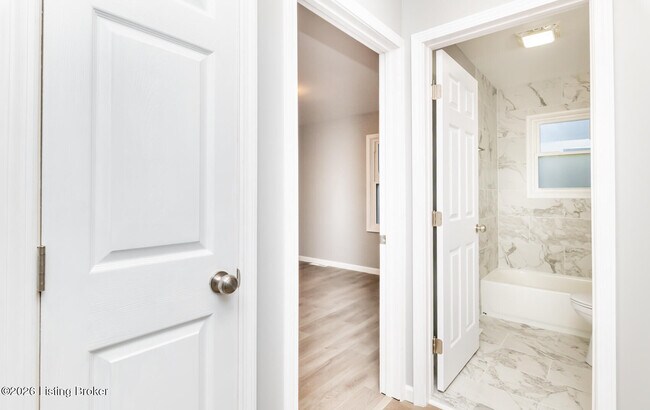 Foto del edificio - 204 W Warfield St