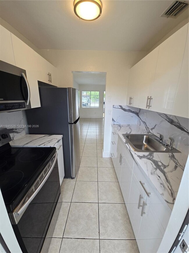 Building Photo - 5151 N Miami Ave