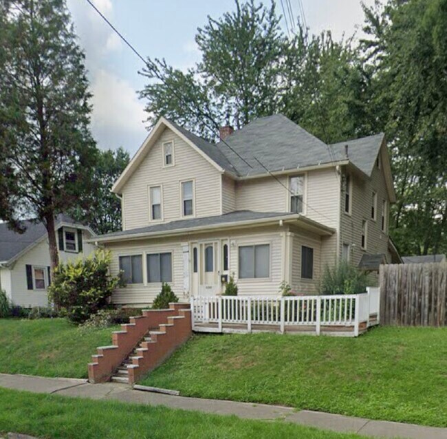 Building Photo - 2205 Miller Ave