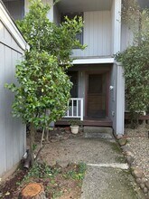 Building Photo - 213 New York Ranch Rd