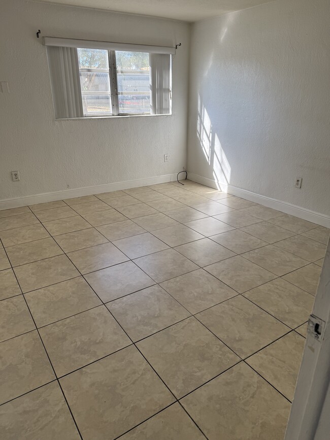 Building Photo - 3901 SW 112th Ave