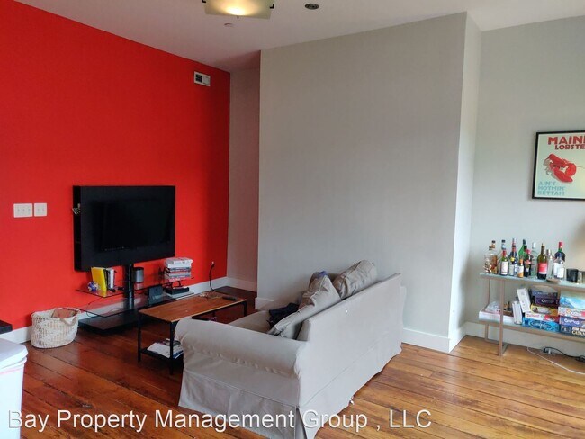 Building Photo - 1 br, 1 bath House - 20 E Madison St Unit 11