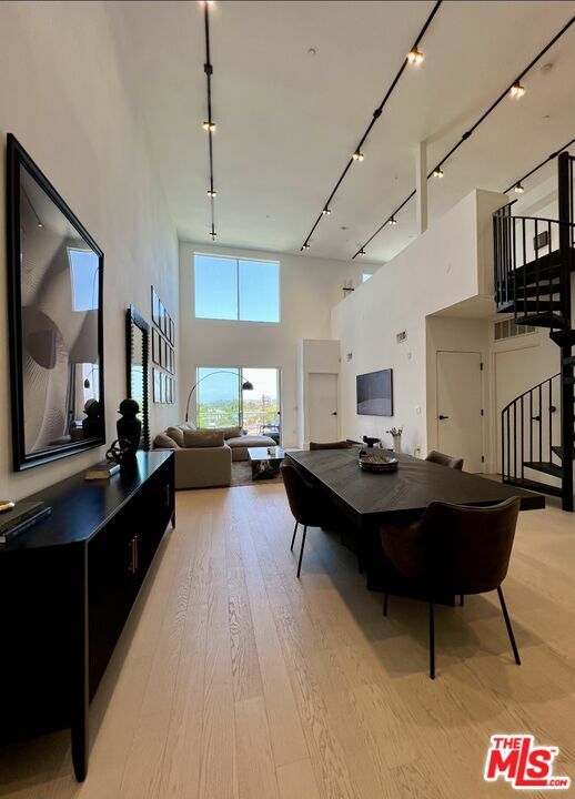 Foto principal - 4211 Redwood Ave