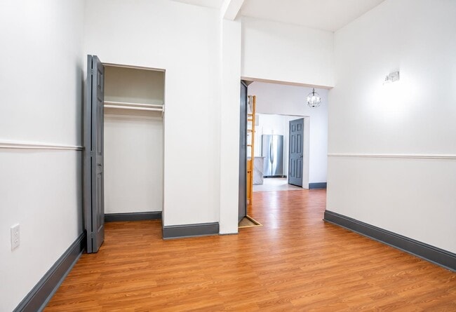 Building Photo - 814 28th St