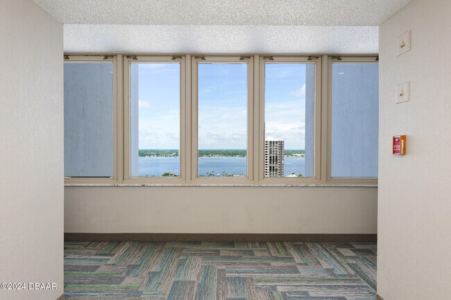 Foto del edificio - 3043 S Atlantic Ave