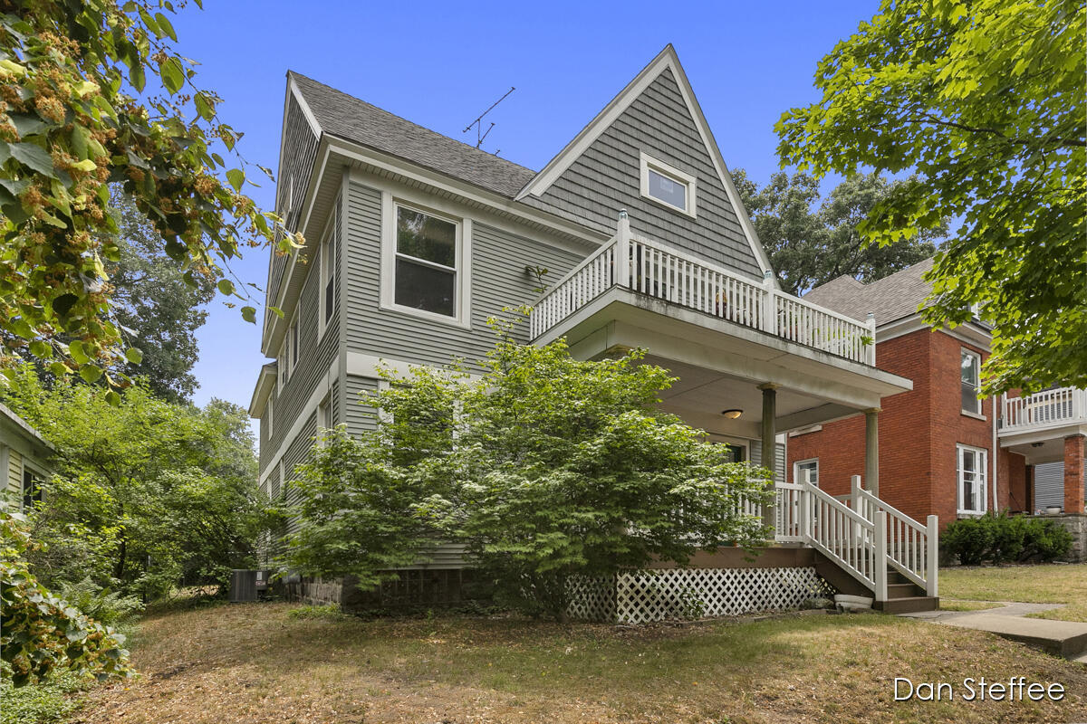 Primary Photo - 634 Parkwood St NE