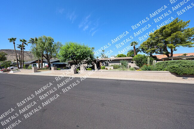 Foto del edificio - 13242 N 11th Ave