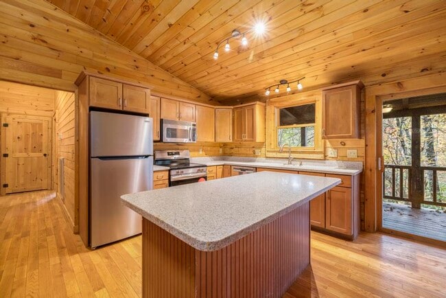 Building Photo - 338 Cherokee Cir