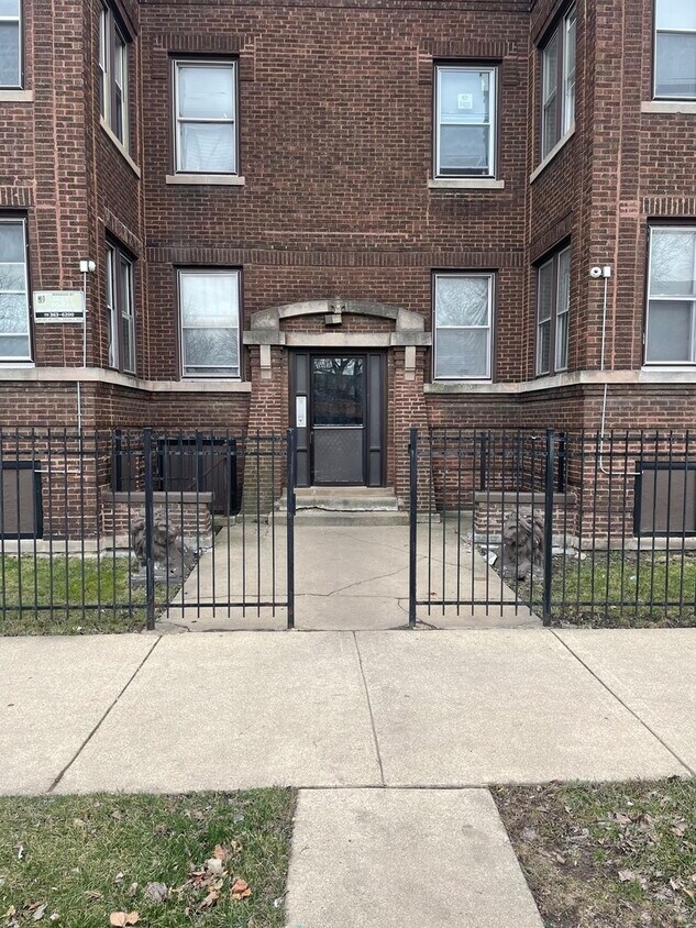 Primary Photo - 1811 W Garfield Blvd