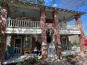 Building Photo - 1462 N Cherry St