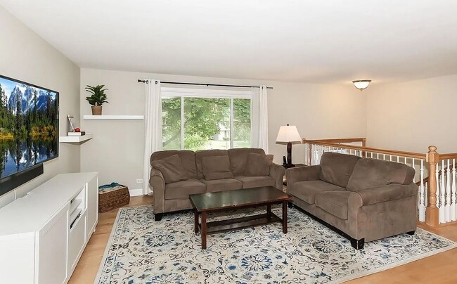 Building Photo - 826 S Salem Dr