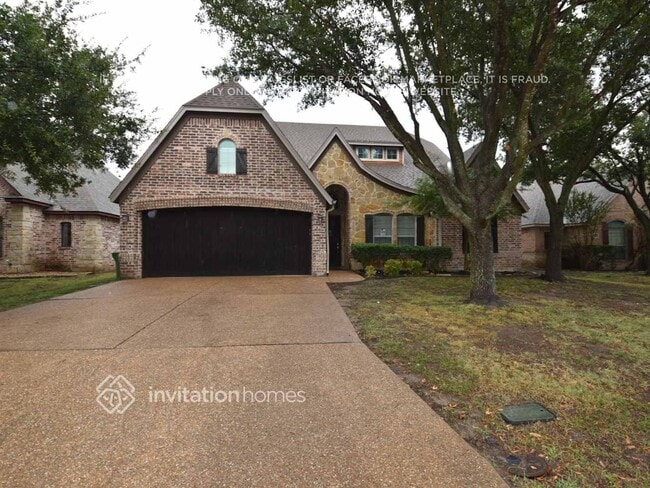 Building Photo - 105 Prairie Dunes Dr