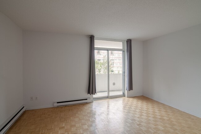 Building Photo - 1595 Rue Rachel E
