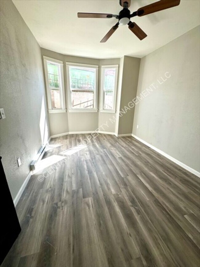 Foto del edificio - 701 W Galena St