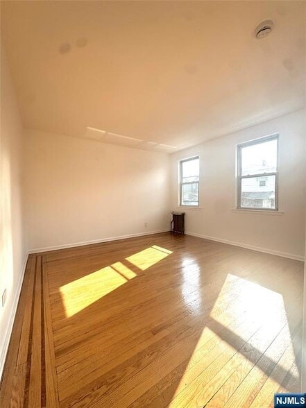 Building Photo - 688 Kingsland Ave