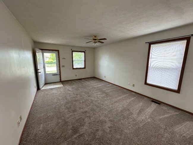 Foto del edificio - 219b-219 Robb Ave