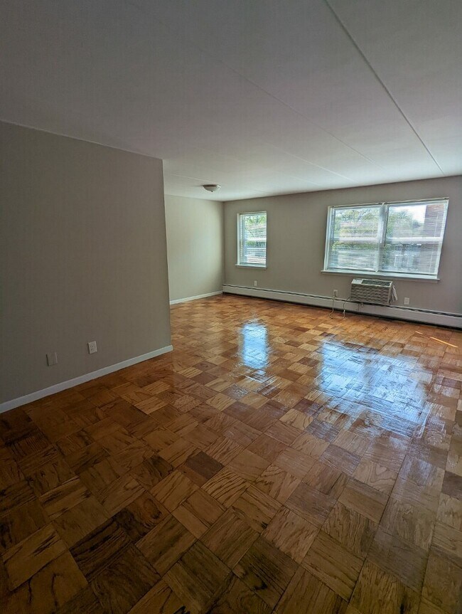 Foto del edificio - 211 Johnson Ave Apartments