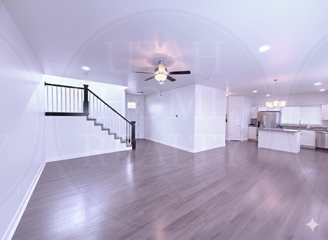 Foto del edificio - 441 E 260 N