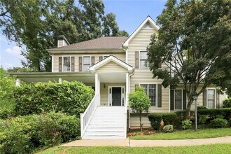 Building Photo - 318 Magnolia Dr