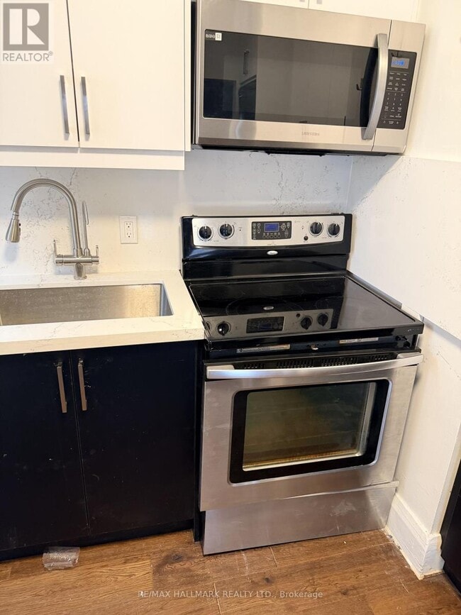 Building Photo - 1616 Bloor St W