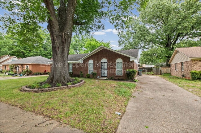 Photo - 6326 Thornfield Dr House