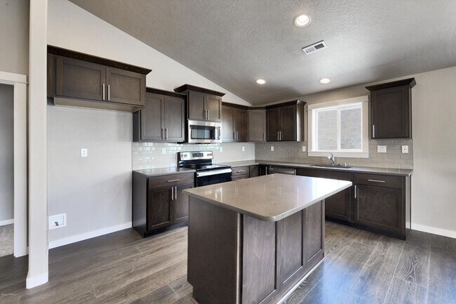 Building Photo - House in Selah!