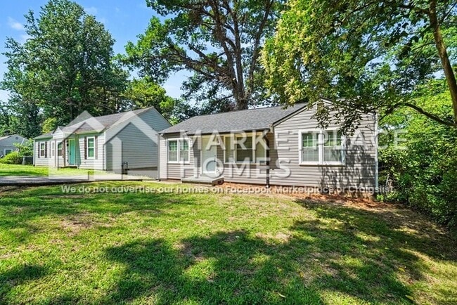 Building Photo - 2801 Palm Dr