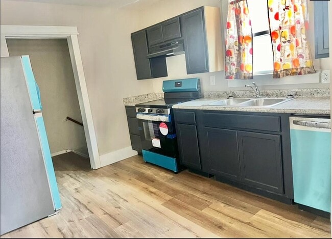 Building Photo - 5621 Prosser Ave