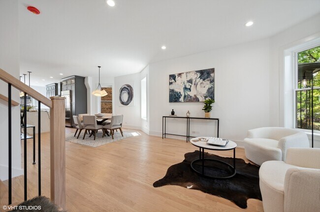 Foto del edificio - 2719 N Troy St