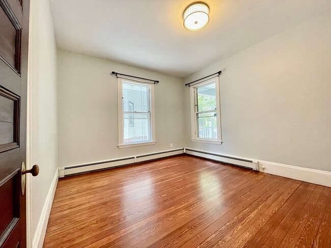 Building Photo - 39 Dana St