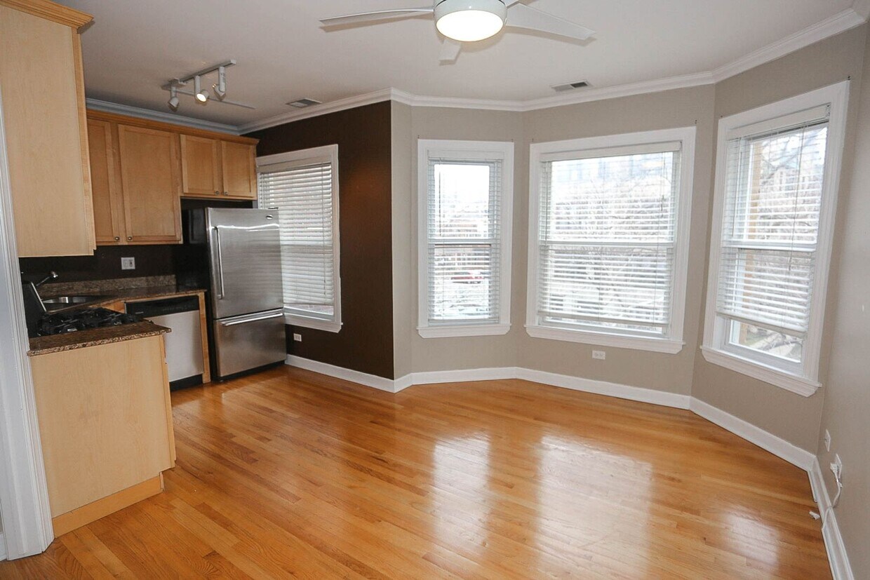 Foto principal - 628 W Roscoe St