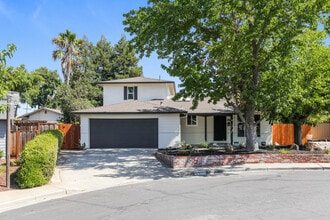 Building Photo - 5577 Ohio Ct