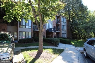 Building Photo - 18050 Chalet Dr