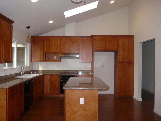 Foto del edificio - Beautiful 4BR/2BA single level house in So...