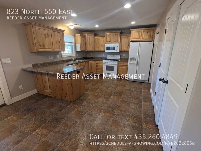 Building Photo - Single Family Home 3 bedrooms, 2 bathrooms...