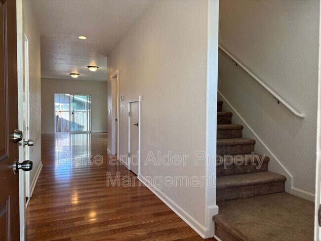 Foto del edificio - 347 Norway St NE