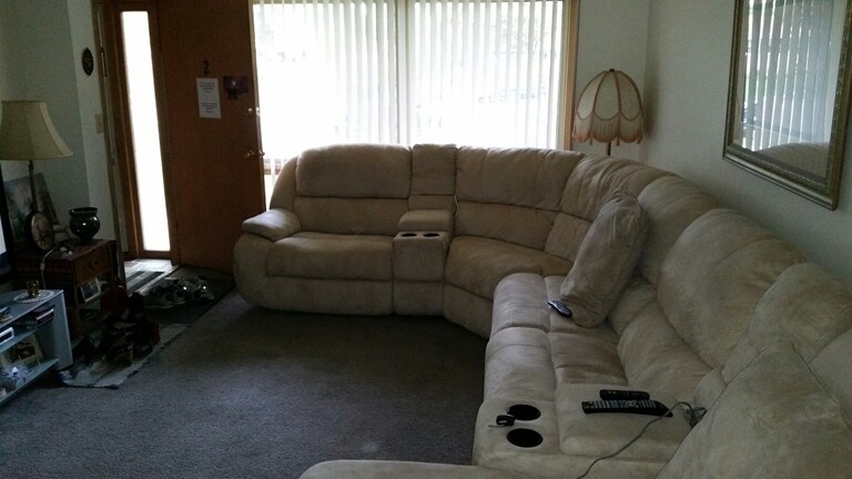 Sala de estar - 3534-3536 S 77th St