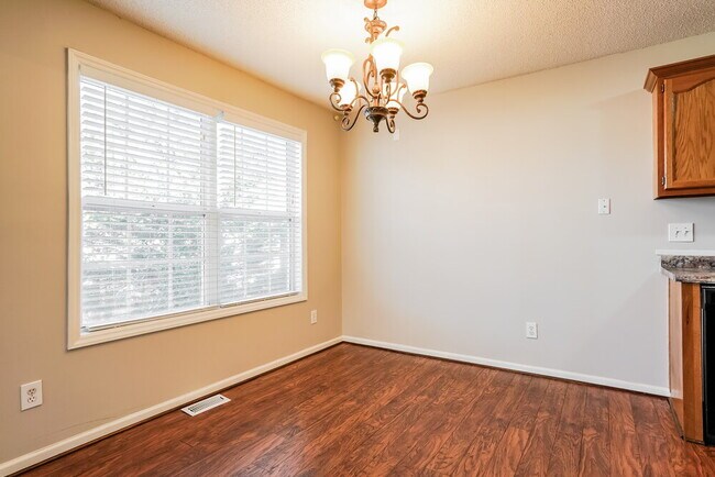 Foto del edificio - 1501 Poplar Ridge Rd