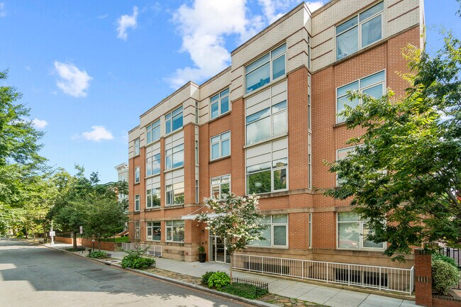 Foto del edificio - 1348 Euclid St NW
