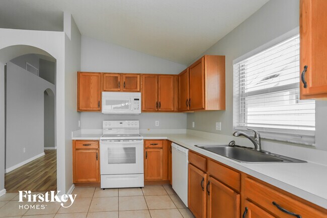 Building Photo - 10450 Hunters Haven Blvd