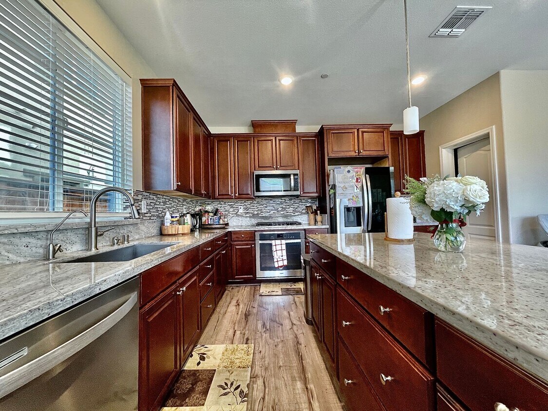 Building Photo - BEAUTIFUL HOME COMING SOON!!!