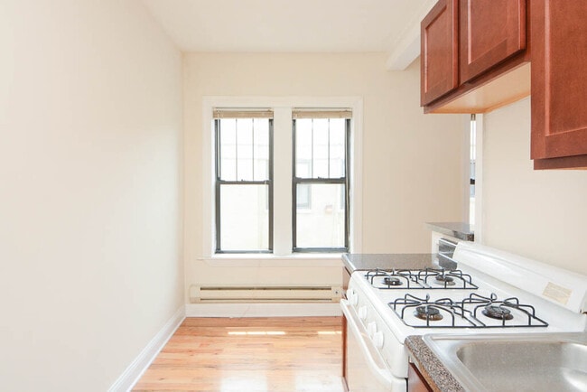 Building Photo - 2844 Orchard