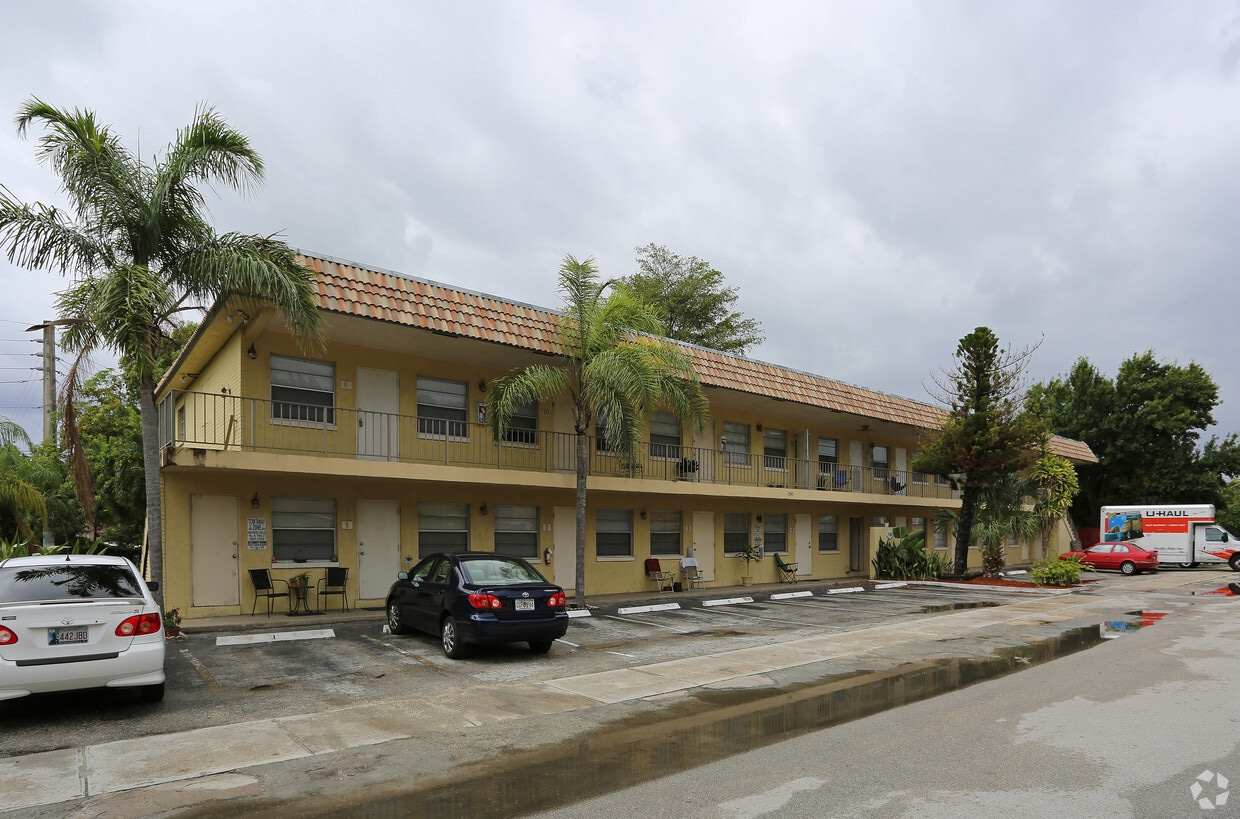 Foto principal - 1150 NE 17th Ct