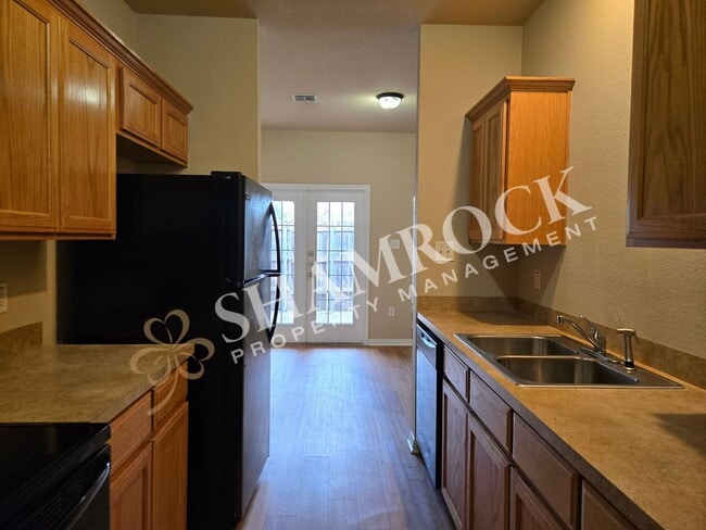 Building Photo - 3/2 Uptown Fourplex